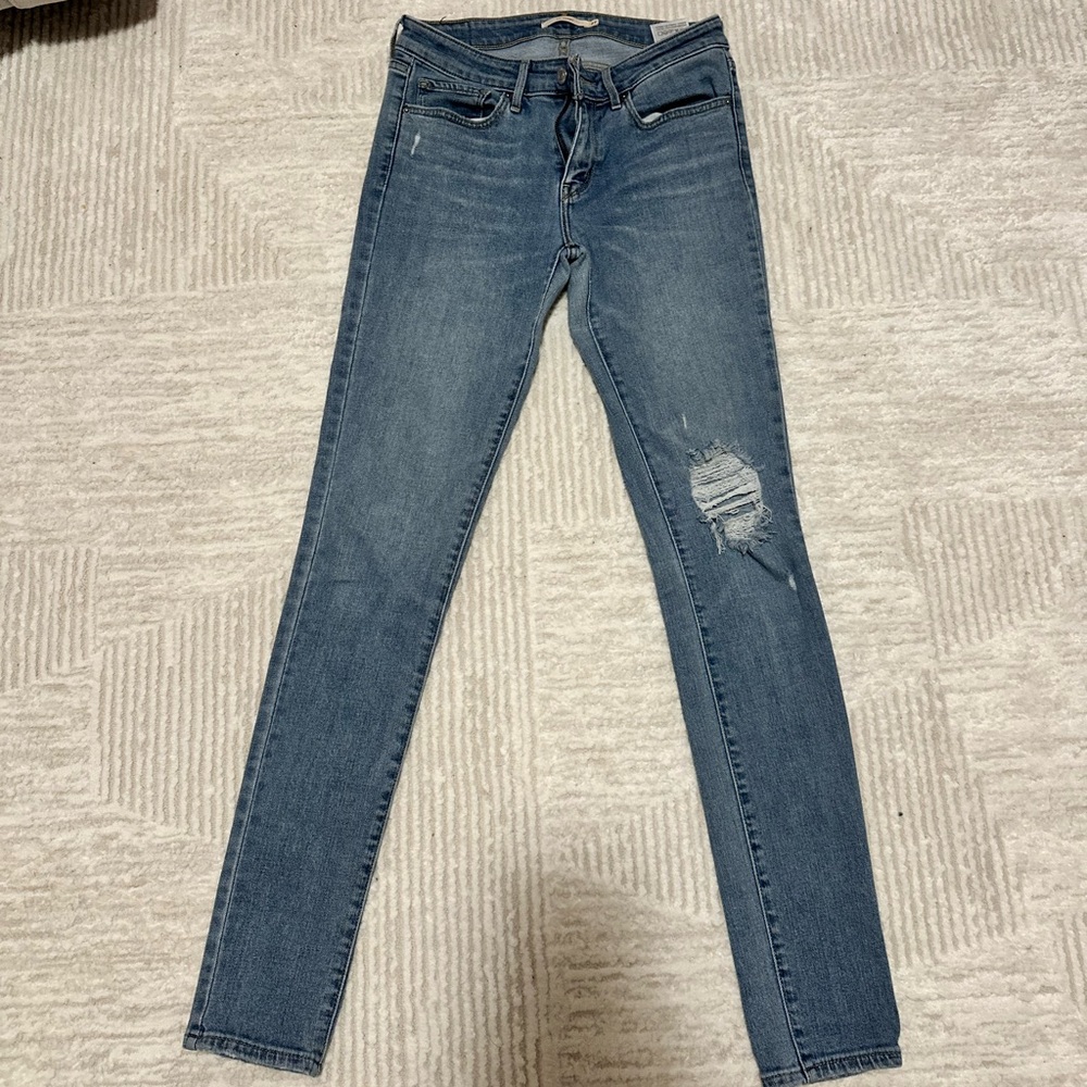 711 Levi’s Jeans